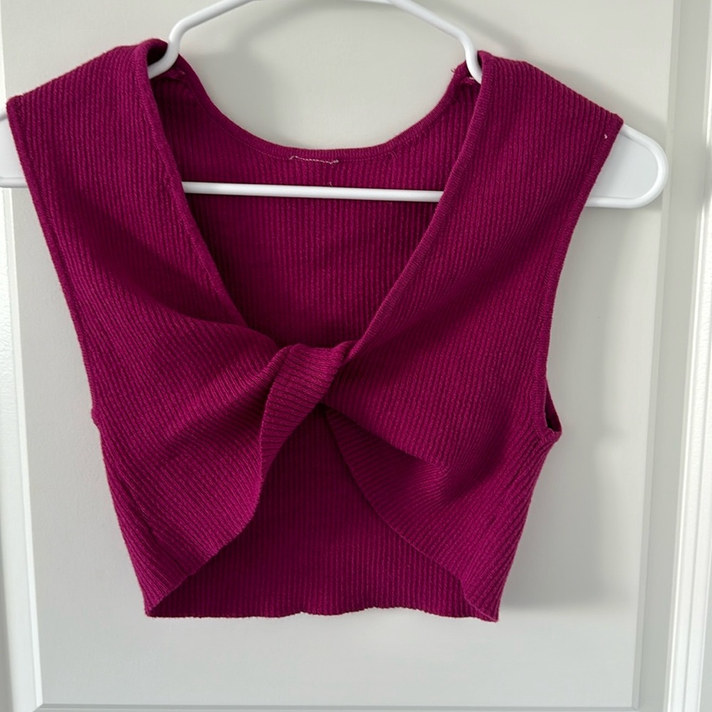 Garage twist top, size small, discontinued